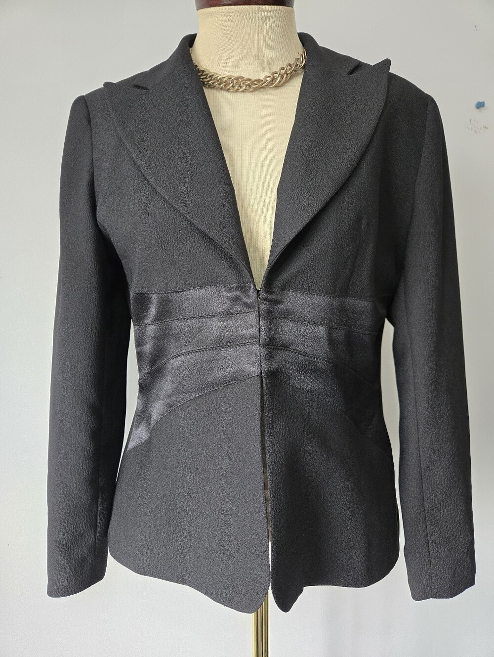 Louben Vintage Black Tailored Satin Waist Blazer Jacket. Size 10